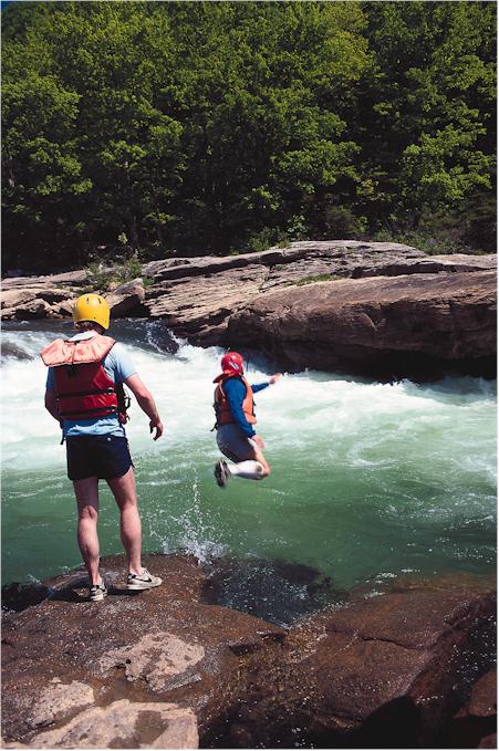 swimmers.jpg (80948 bytes)